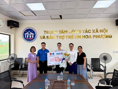 OCEAN EDU TRAO HỌC BỔNG TIẾP SỨC THỦ KHOA CHUYÊN SỬ TRƯỜNG THPT CHUYÊN TRẦN PHÚ - HẢI PHÒNG